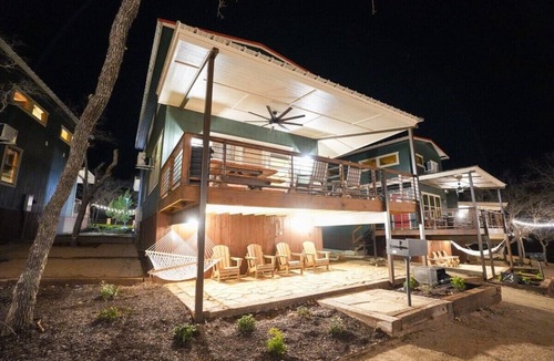 Bridgeport Cabin | Cabin 5 - Cozy Modern Lux Cabin, Hot Tub, FirePit, Games