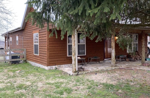 Chaplin Cabin | CABIN GET AWAY SECLUDED bourbon trail! Kentucky at its best !