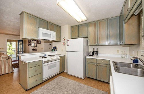 Sopchoppy Cabin | Cabin Getaway: Pet-Friendly Oasis on the Ochlockonee River Bend, Ideal for Fishing and Swimming