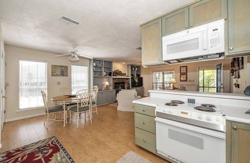 Sopchoppy Cabin | Cabin Getaway: Pet-Friendly Oasis on the Ochlockonee River Bend, Ideal for Fishing and Swimming
