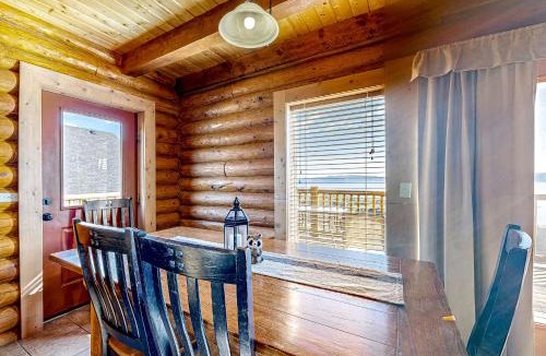 Harbor Village House | Cabin Overlooking The Harbor