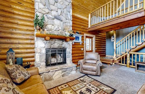 Harbor Village House | Cabin Overlooking The Harbor