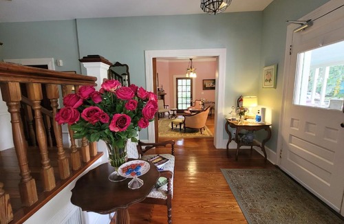 Gainesville Bed & Breakfast | Camellia Rose Inn- Luxury King Room Briar Rose