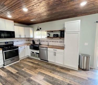 Mauston House | Camp Patriot Private Resort