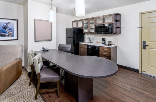 Cheyenne Hotel | Candlewood Suites Cheyenne by IHG