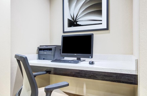 Galliano Hotel | Candlewood Suites Cut Off - Galliano by IHG