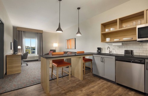 Dothan Hotel | Candlewood Suites Dothan by IHG