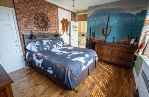 Cornwall House | Cardinal Inn Western Room