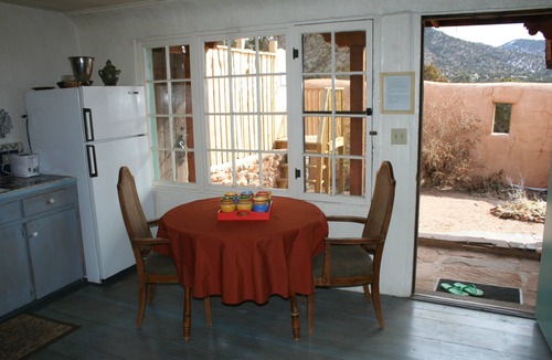Canoncito Cottage | Casa Abuela~2 Bedroom Adobe with Cedar Hot Tub: Perfect for Families