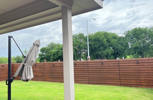 Fort Worth House | Casa Cerca de Restaurantes, Stockyard y Motor Speedway!