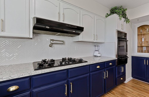 Biggs Field House | Casa de Serenity & Luxury - Close to Airport