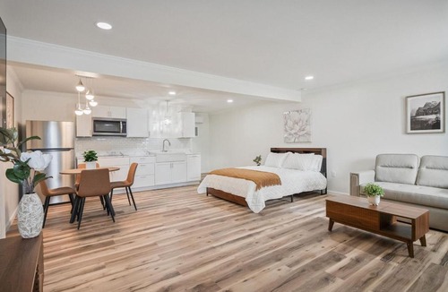 Kokomo Apartment | Cashmere Private Studio Cozy Chic Escape