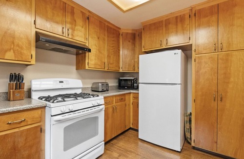 Strawberry Cabin | Cedar Cabin Riverfront Retreat with Deck & Breathtaking Views