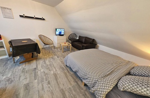 Cuvilly Apartment | Cedar Studio