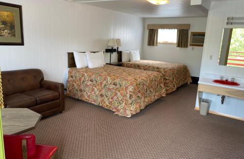 Ironwood Hotel | Cedars Motel