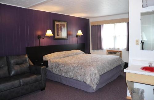 Ironwood Hotel | Cedars Motel