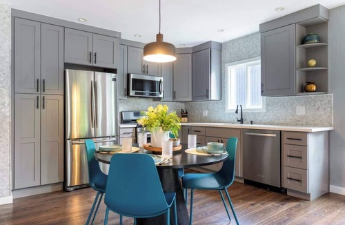 Madison Park Apartment | Central 2BR w/Heated Bath Floors and Front Porch