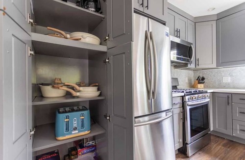 Madison Park Apartment | Central 2BR w/Heated Bath Floors and Front Porch