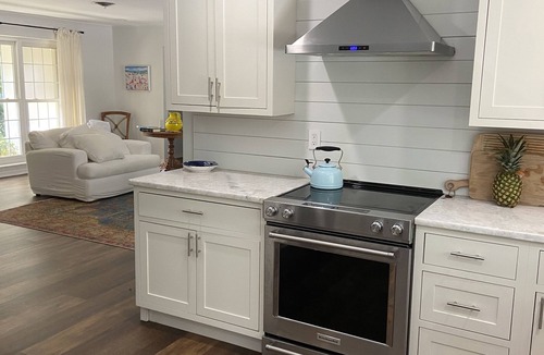 Central Beach House | Central Beach, 3 Blocks to Beach, Dining and Shops