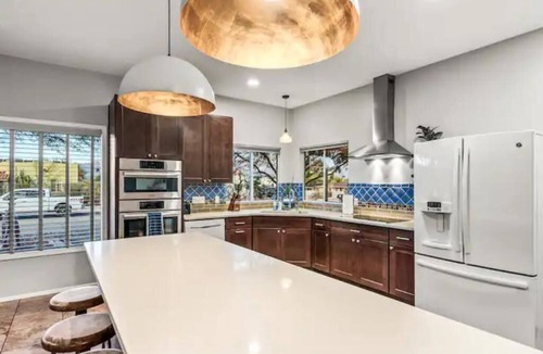 Jefferson Park House | Central Home w/Panoramic Views - 1.3 miles to UofA/3.5 miles to downtown