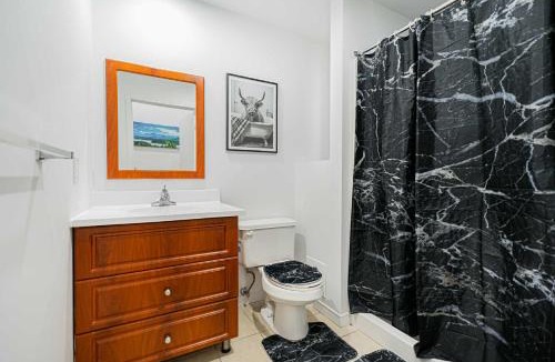 Montreal Apartment | Central Studio For 3 Guest With Parking