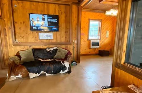 Homerville Cabin | CF Ranch & Cattle Co.- Lodge and CrossFit Gym
