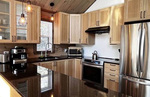 Entrelacs Ski Chalet | Chalet 4BR | Ouareau Forest | Remote Work-Friendly | EV Charger