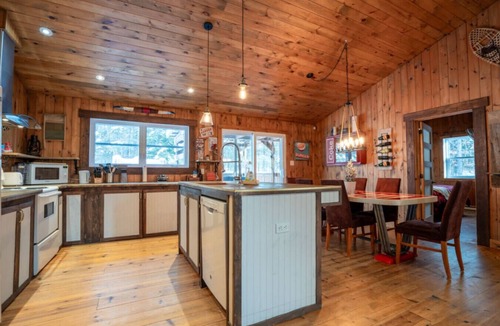 La Conception Ski Chalet | Chalet Le Shack Sur la rouge