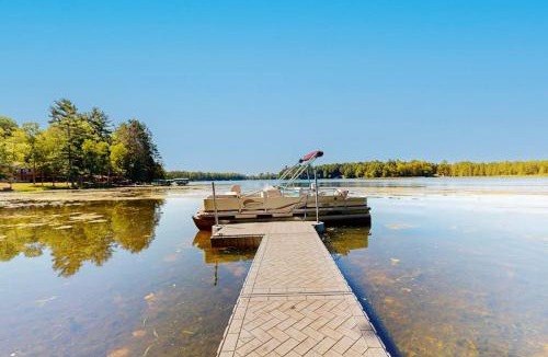 St Germain House | Chalet on the Bay