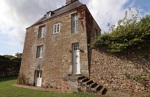 Rabodanges Cottage | Chaplain's House: Charm in Swiss Normandy, Pets Allowed