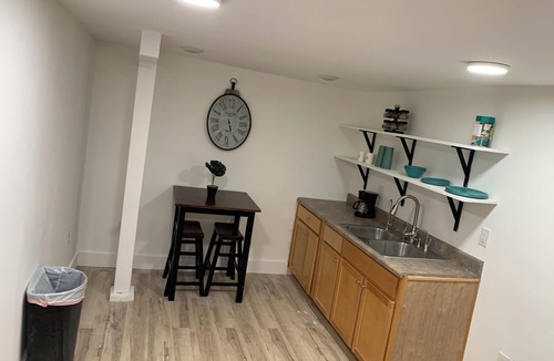 East Hill Apartment | Charming 1-bedroom apartment with AC, WiFi in wonderful Down Town Pensacola