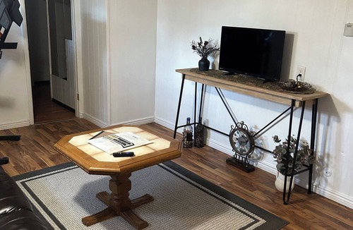 Gillette Apartment | Charming 1-bedroom apartment in fabulous Gillette with AC