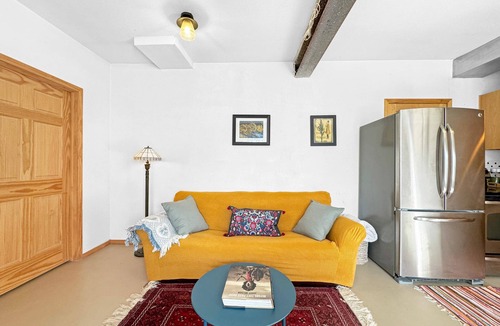 Weston Apartment | Charming 1-bedroom apartment in downtown historic Weston