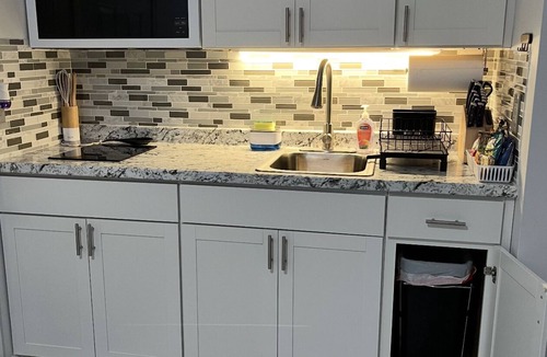 Spring Hill Apartment | Charming 1-bedroom apartment with WiFi, AC in marvelous Spring Hill
