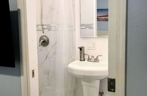 Blackford House | Charming 1-bedroom with private bath in San Jose with AC, WiFi
