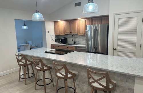 Wabasso Beach Condo | Charming 2/2 Sea Oaks Club Villa: Amentities - Tennis, Beach, Pool & Restaurants