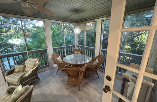 Wabasso Beach Condo | Charming 2/2 Sea Oaks Club Villa: Amentities - Tennis, Beach, Pool & Restaurants