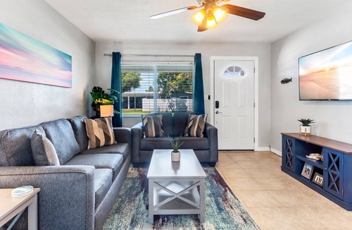 Hampton Homes House | Charming 2 Bedroom Home with Pool & Grill! - 10 min from the beach!