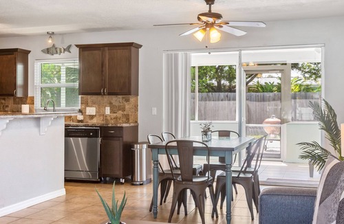 Hampton Homes House | Charming 2 Bedroom Home with Pool & Grill! - 10 min from the beach!
