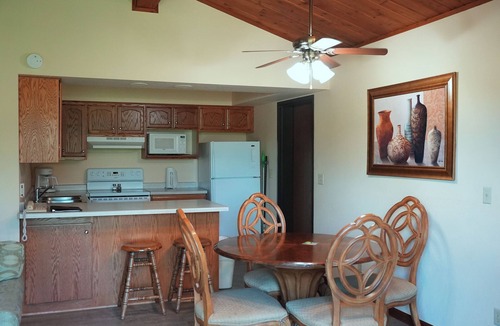 Mishicot Condo | Charming 2-bedroom condo in lovely Mishicot only 32 miles from Green Bay!