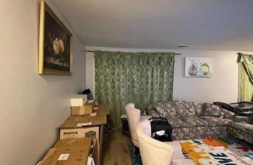 Pike Bed & Breakfast | Charming 2-bedroom bed & breakfast with AC, WiFi in awesome Indianapolis