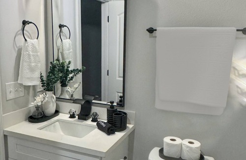 Fillmore House | Charming 2-Bedroom Getaway in Gentilly, New Orleans
