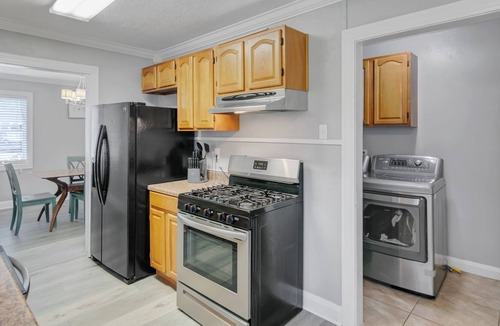 Port Neches House | Charming 2 bedroom home in Port Neches