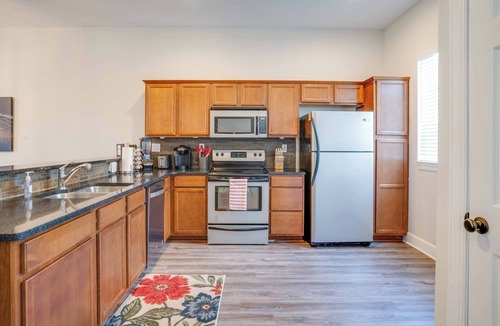 Tallahassee Condo | Charming 2-bedroom condo in wonderful Tallahassee steps away from the FSU campus