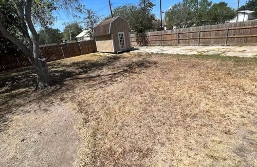 Three Rivers House | Charming 2-bedroom house with AC, WiFi in wonderful Three Rivers