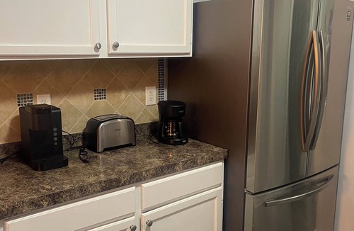 Pike House | Charming 2bedroom house with WiFi, AC in peaceful Indianapolis. Quiet cul-de-sac
