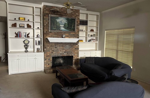 Lubbock House | Charming 3-bedroom 3-bathroom house in lovely Lubbock with WiFi, AC