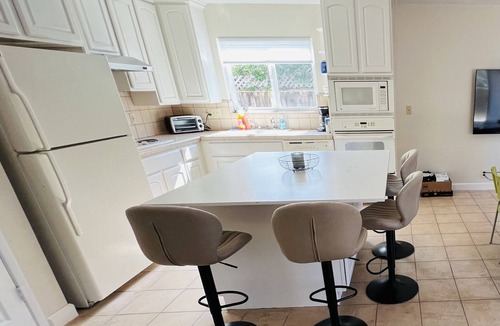 West San Jose House | Charming 3 Bedroom Home in Campbell Minutes from Downtown in Quiet Neighborhood