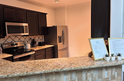 Lincoln Park House | Charming 3-bedroom house with AC in serene Aubrey