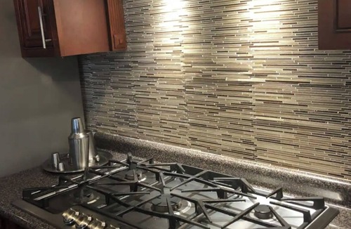 Monroe House | Charming 3-bedroom house with WiFi and AC in Monroe